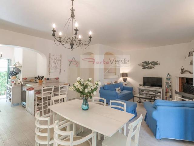 Villa Indipendente in affitto a Vittoria Apuana, Forte Dei Marmi