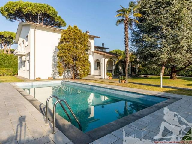 Villa Indipendente in affitto a Caranna, Forte Dei Marmi