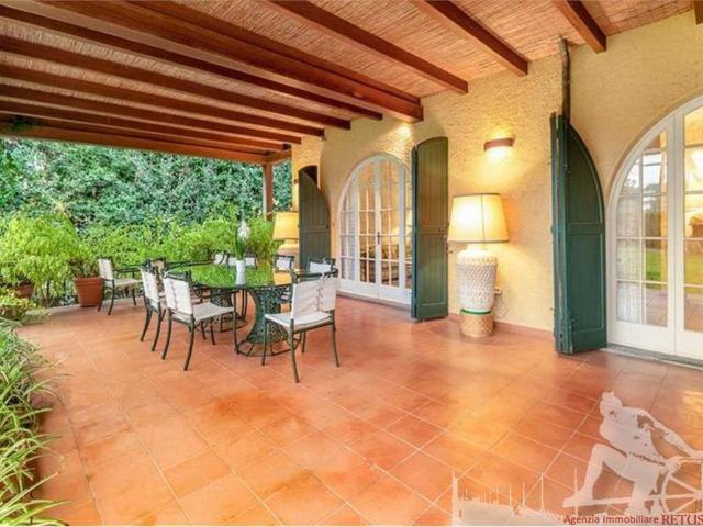 Villa Indipendente in affitto a Caranna, Forte Dei Marmi