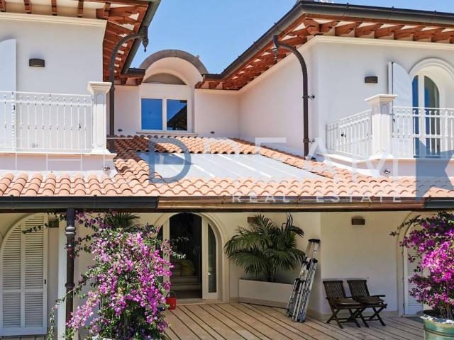 Villa Indipendente in affitto a Vittoria Apuana, Forte Dei Marmi