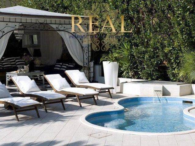 Villa Indipendente in affitto a Vittoria Apuana, Forte Dei Marmi