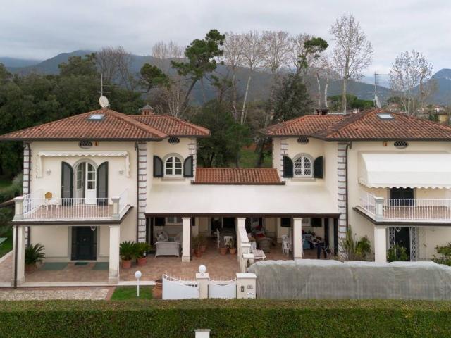 Villa Indipendente in affitto a Vittoria Apuana, Forte Dei Marmi