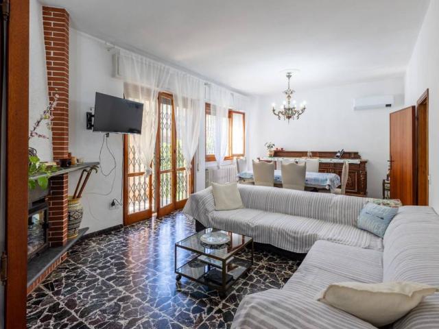 Villa Indipendente in affitto a Caranna, Forte Dei Marmi