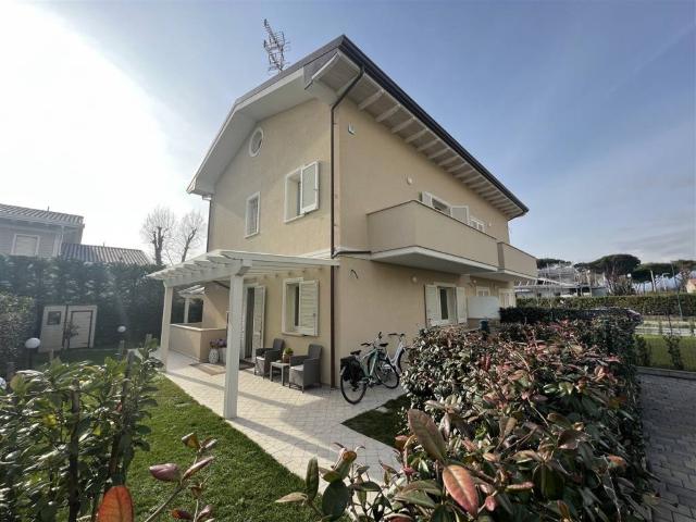 Villa Indipendente in affitto a Forte Dei Marmi, Toscana