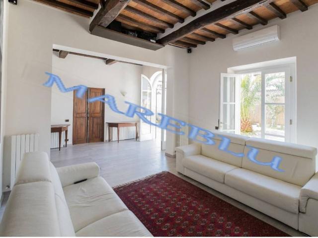 Villa Indipendente in affitto a Vittoria Apuana, Forte Dei Marmi