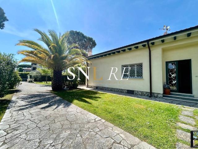 Villa Indipendente in affitto a Roma Imperiale, Forte Dei Marmi