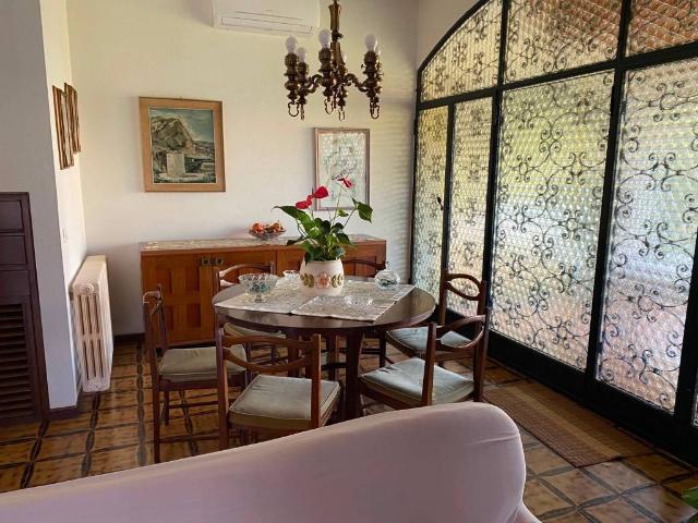 Villa Indipendente in affitto a Roma Imperiale, Forte Dei Marmi