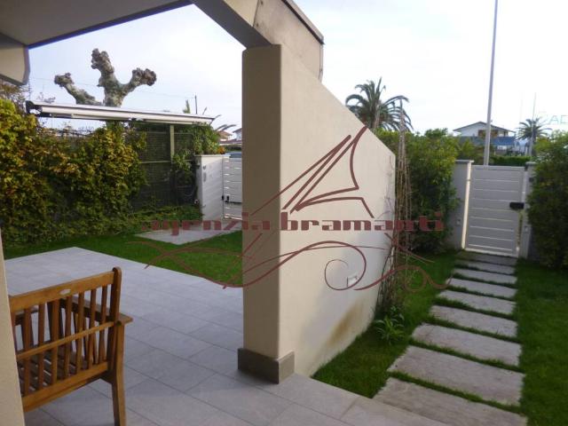 Villa Indipendente in affitto a Vittoria Apuana, Forte Dei Marmi