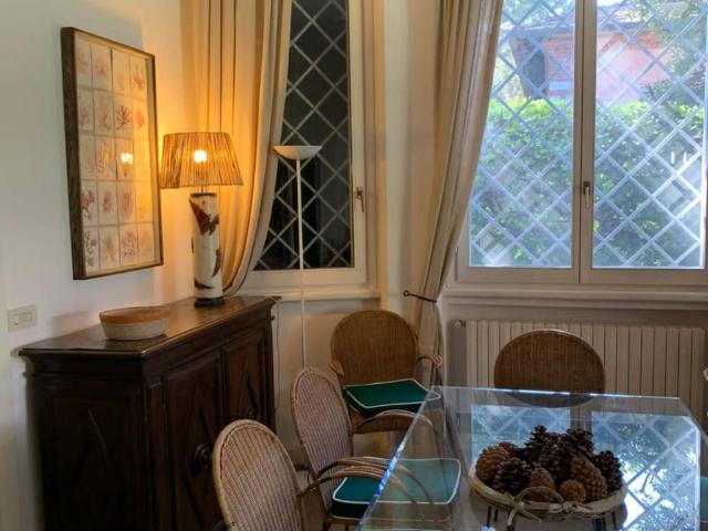 Villa Indipendente in affitto a Roma Imperiale, Forte Dei Marmi