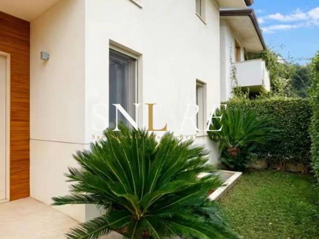 Villa Indipendente in affitto a Roma Imperiale, Forte Dei Marmi