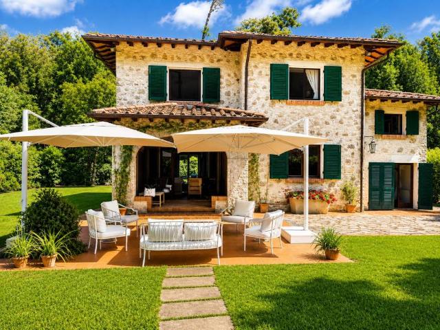 Villa Indipendente in affitto a Roma Imperiale, Forte Dei Marmi