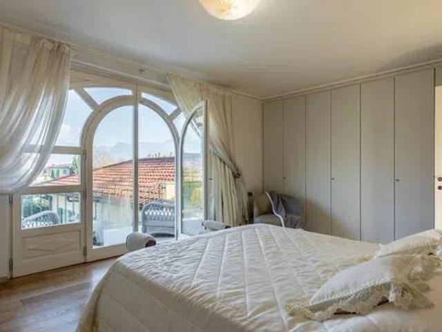 Villa Indipendente in affitto a Vittoria Apuana, Forte Dei Marmi