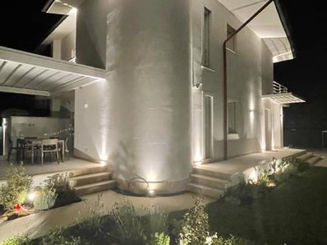Villa Indipendente in affitto a Vittoria Apuana, Forte Dei Marmi