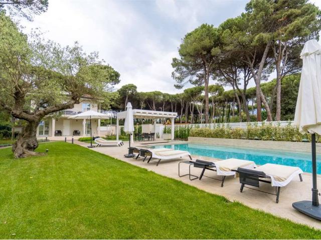 Villa Indipendente in affitto a Vittoria Apuana, Forte Dei Marmi