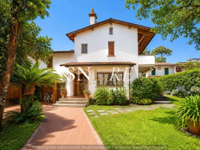 Villa Indipendente in affitto a Roma Imperiale, Forte Dei Marmi