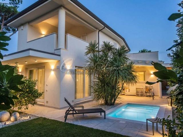 Villa Indipendente in affitto a Vittoria Apuana, Forte Dei Marmi