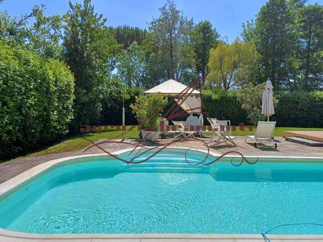 Villa Indipendente in affitto a Caranna, Forte Dei Marmi