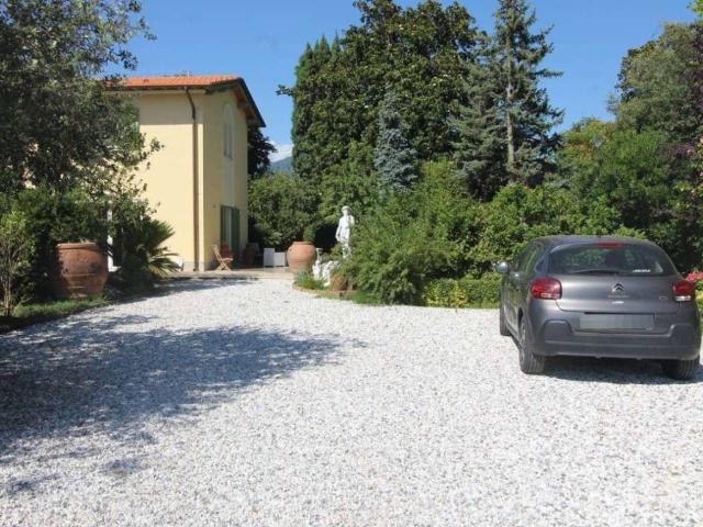 Villa Indipendente in affitto a Forte Dei Marmi, Toscana