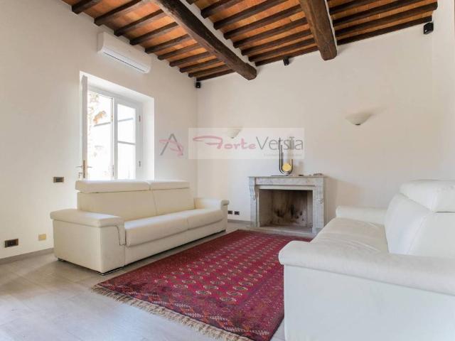 Villa Indipendente in affitto a Vittoria Apuana, Forte Dei Marmi