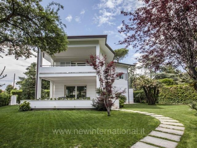 Villa Indipendente in affitto a Caranna, Forte Dei Marmi