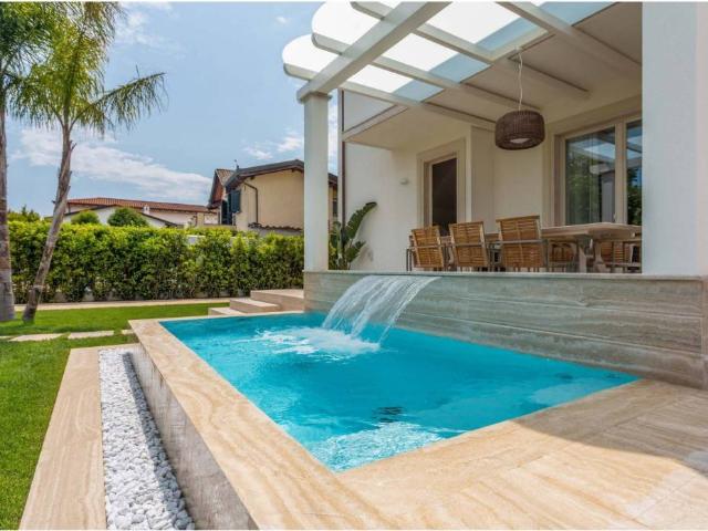Villa Indipendente in affitto a Vittoria Apuana, Forte Dei Marmi