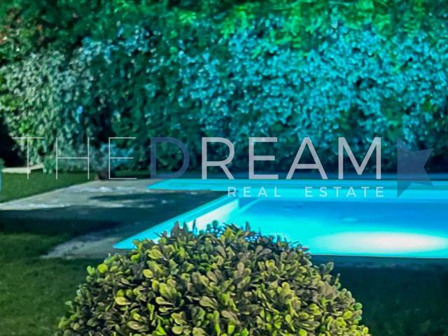 Villa Indipendente in affitto a Vittoria Apuana, Forte Dei Marmi