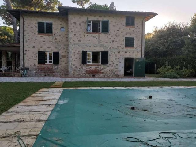 Villa Indipendente in affitto a Caranna, Forte Dei Marmi