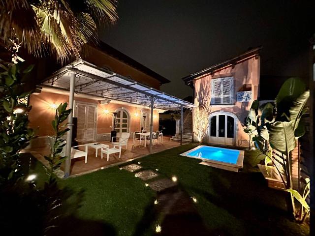 Villa Indipendente in affitto a Roma Imperiale, Forte Dei Marmi