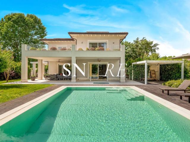 Villa Indipendente in affitto a Vittoria Apuana, Forte Dei Marmi