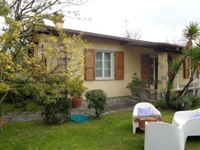 Villa Indipendente in affitto a Forte Dei Marmi, Toscana