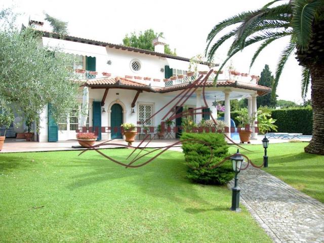 Villa Indipendente in affitto a Roma Imperiale, Forte Dei Marmi