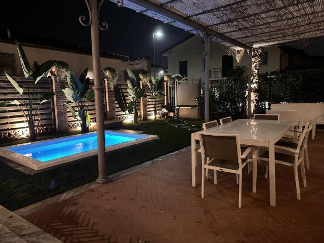 Villa Indipendente in affitto a Forte Dei Marmi, Toscana