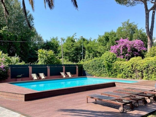 Villa Indipendente in affitto a Forte Dei Marmi, Toscana