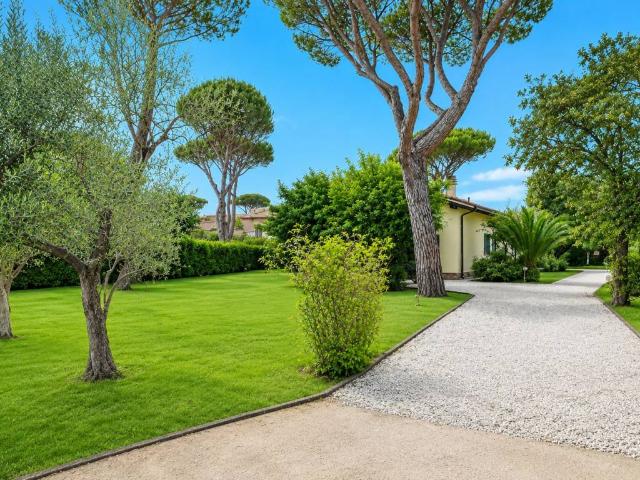 Villa Indipendente in affitto a Roma Imperiale, Forte Dei Marmi