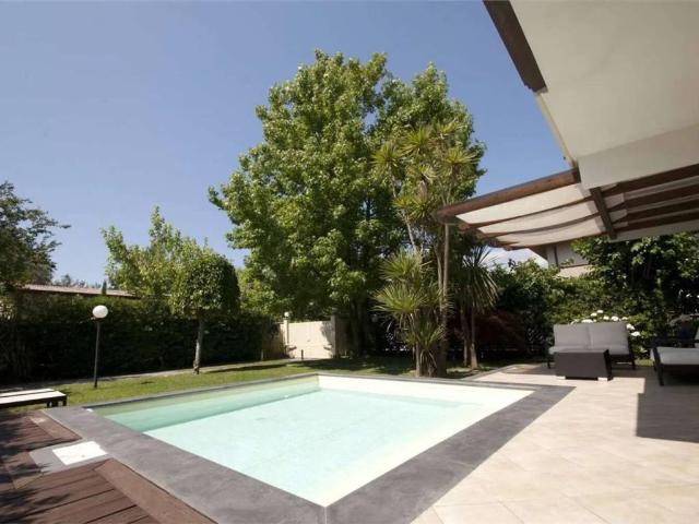 Villa Indipendente in affitto a Vittoria Apuana, Forte Dei Marmi