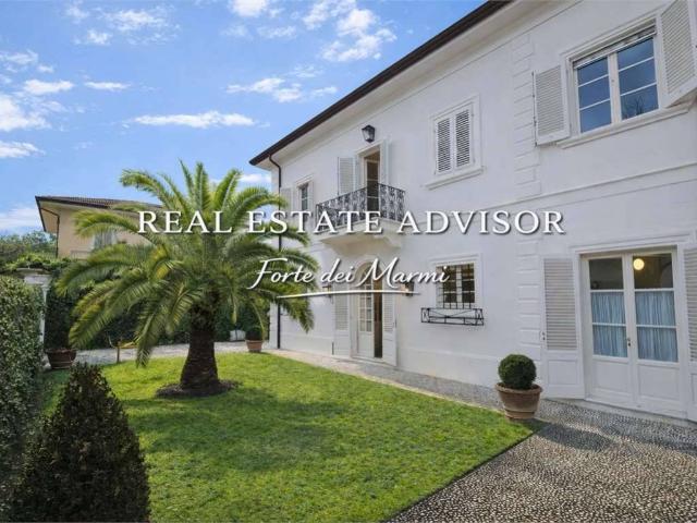 Villa Indipendente in affitto a Vittoria Apuana, Forte Dei Marmi
