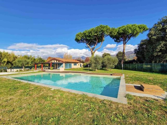 Villa Indipendente in affitto a Crociale, Tonfano