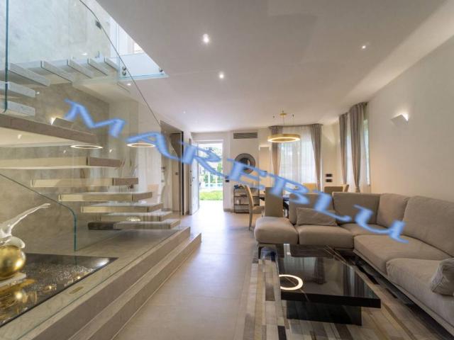 Villa Indipendente in affitto a Vittoria Apuana, Forte Dei Marmi