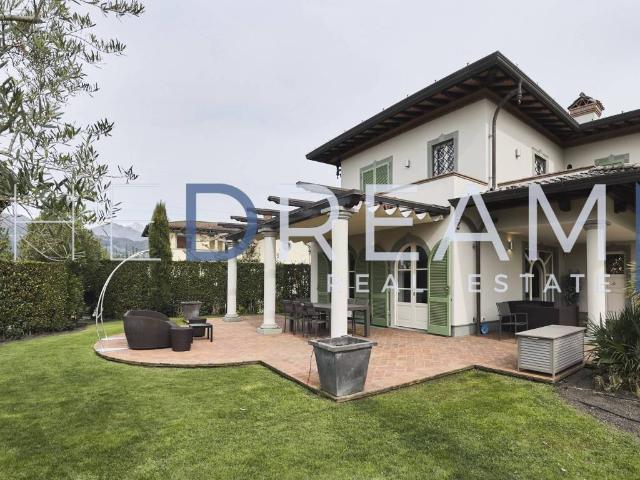 Villa Indipendente in affitto a Vittoria Apuana, Forte Dei Marmi