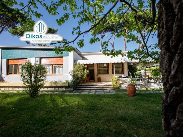 Villa Indipendente in affitto a Roma Imperiale, Forte Dei Marmi