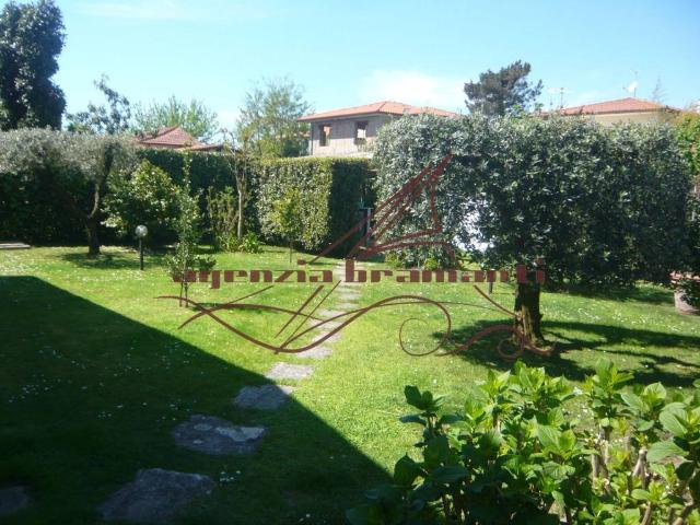Villa Indipendente in affitto a Vittoria Apuana, Forte Dei Marmi