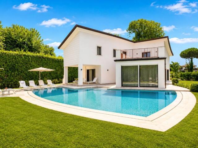 Villa Indipendente in affitto a Vittoria Apuana, Forte Dei Marmi