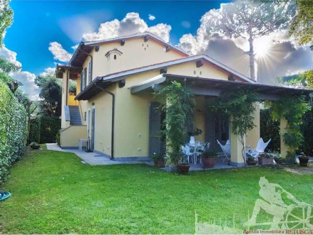 Villa Indipendente in affitto a Caranna, Forte Dei Marmi