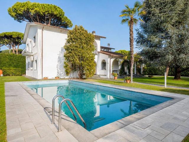 Villa Indipendente in affitto a Caranna, Forte Dei Marmi