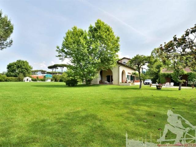 Villa Indipendente in affitto a Caranna, Forte Dei Marmi