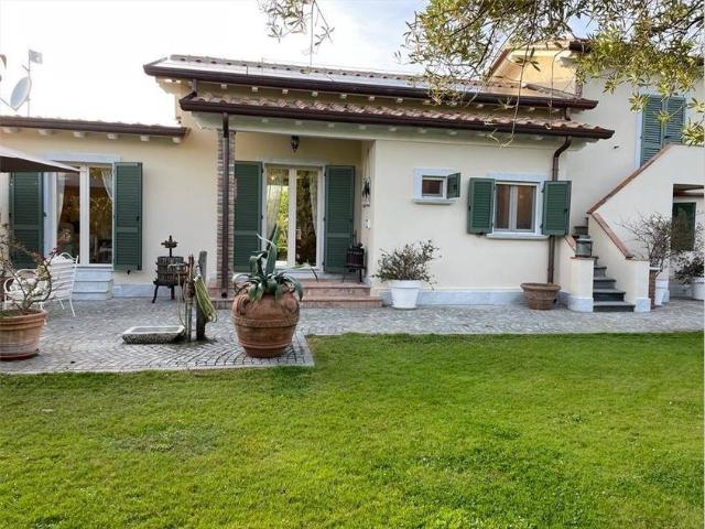 Villa Indipendente in affitto a Vaiana, Forte Dei Marmi