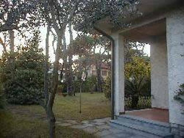 Villa Indipendente in affitto a Forte Dei Marmi, Toscana