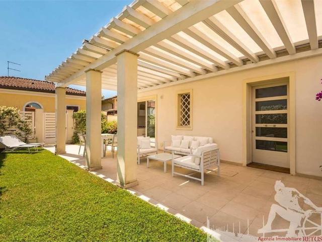 Villa Indipendente in affitto a Vittoria Apuana, Forte Dei Marmi