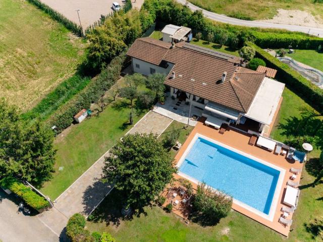 Villa Indipendente in affitto a Caranna, Forte Dei Marmi