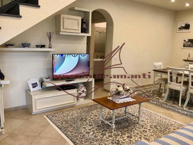 Villa Indipendente in affitto a Roma Imperiale, Forte Dei Marmi